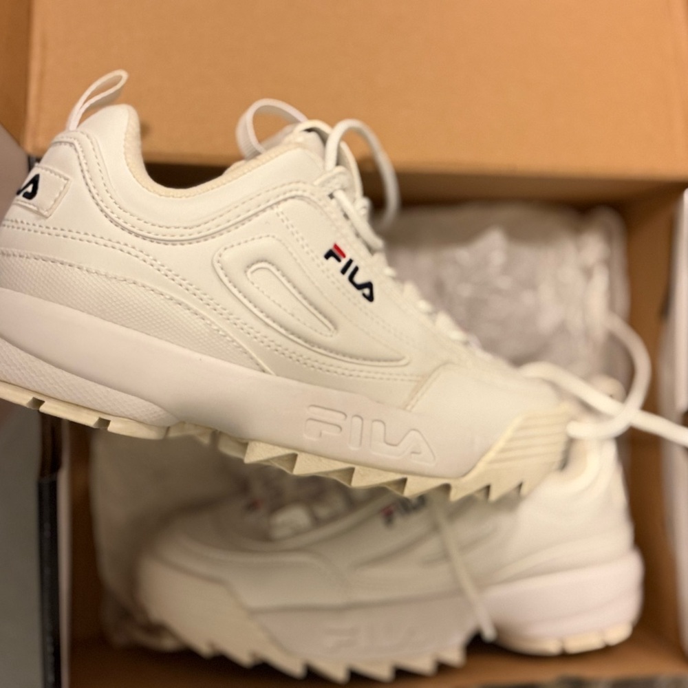 Fila Distuptors
